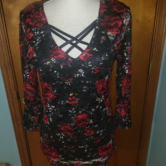 Almost Famous lace top - Picture 1 of 4